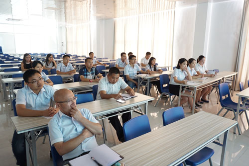 富轩商学院“导购培训班“准备就绪！！静候各位学员到来~~