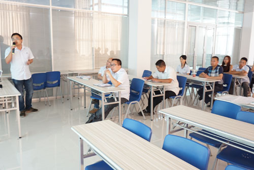 富轩商学院“导购培训班“准备就绪！！静候各位学员到来~~