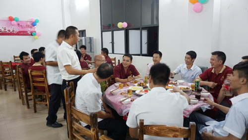 快乐相伴——第三季度富轩员工生日Party完美落幕