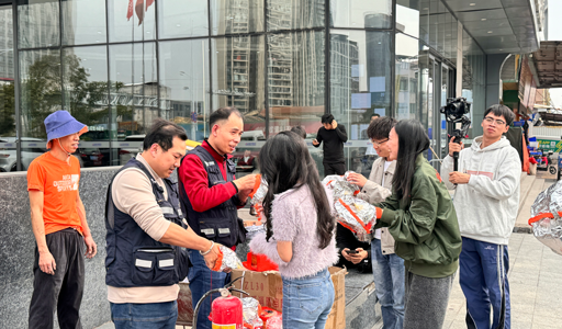 五楼听讲,一楼动手!富轩门窗沉浸式消防培训点燃安全意识
