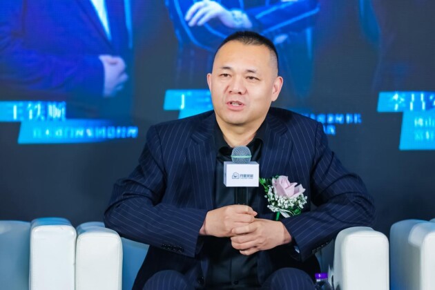 广东省门业协会常务副会长、佛山市江西南昌商会会长、富轩集团董事长李昌安